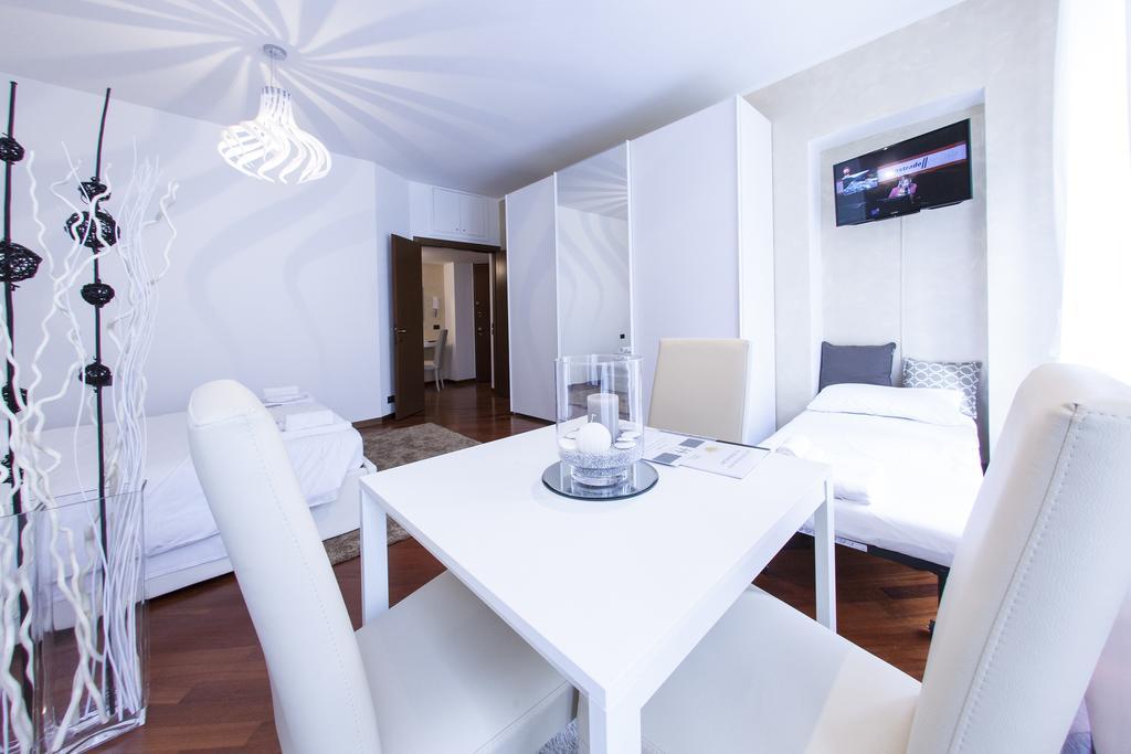 Hemeras Boutique Homes - Design Apartments In Milan Center Bagian luar foto