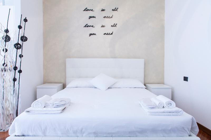 Hemeras Boutique Homes - Design Apartments In Milan Center Bagian luar foto