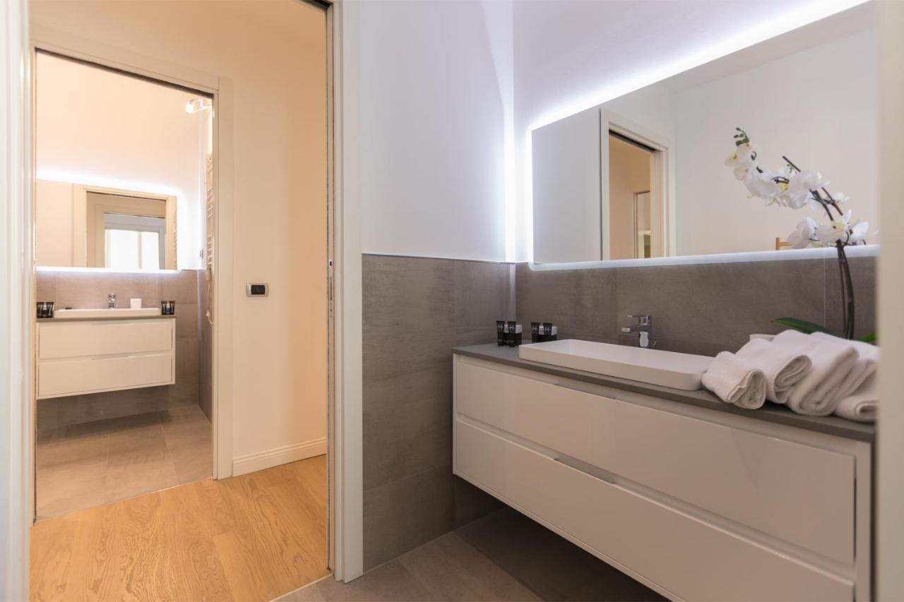 Hemeras Boutique Homes - Design Apartments In Milan Center Bagian luar foto